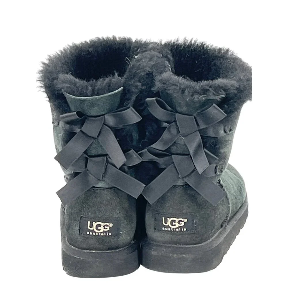 Ugg Australia Black Suede Winter Boots Shearling Lining Bailey Bow‎ Accents